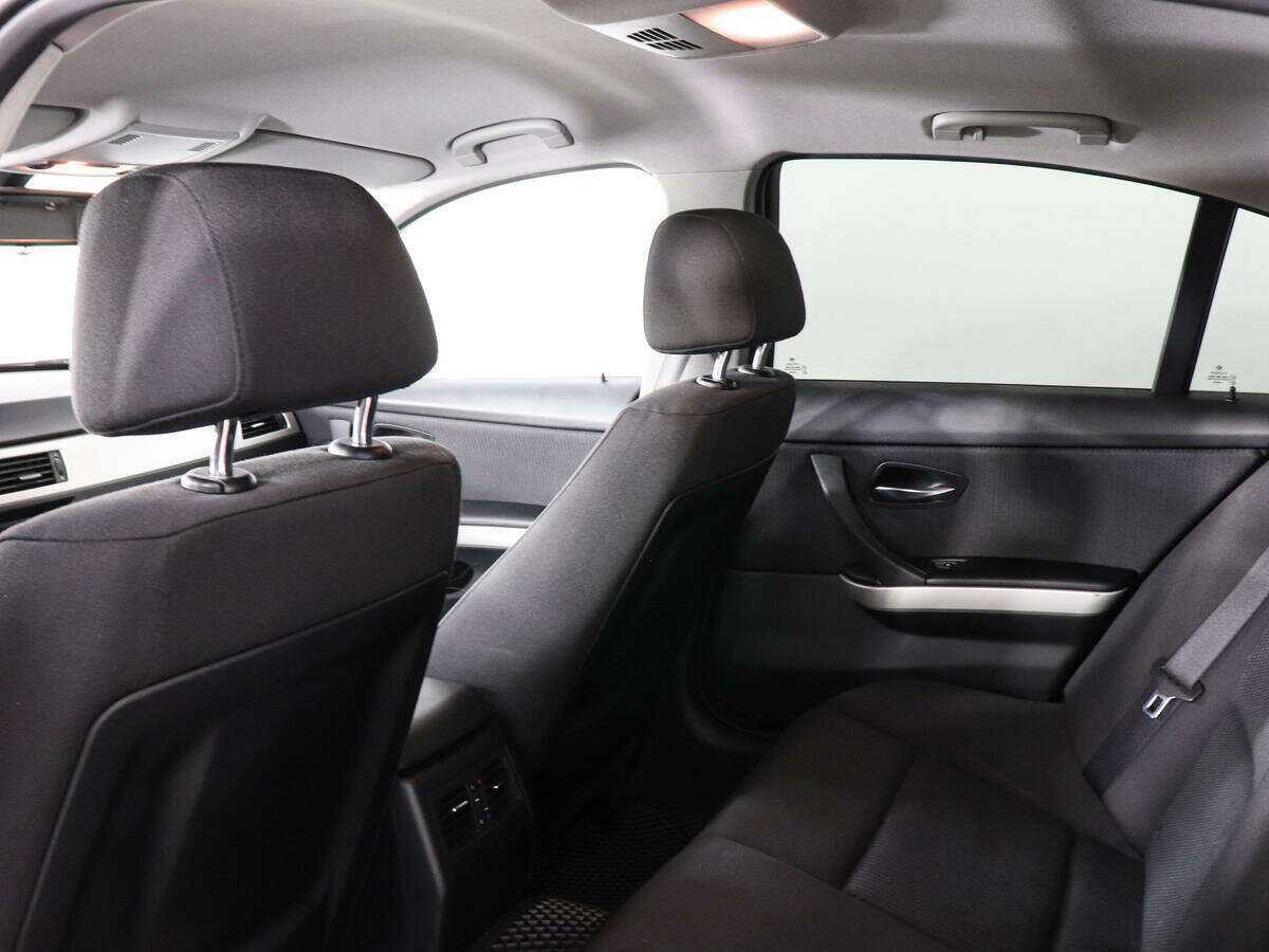 BMW 3 серии с пробегом — 2011 год. Фото: #7