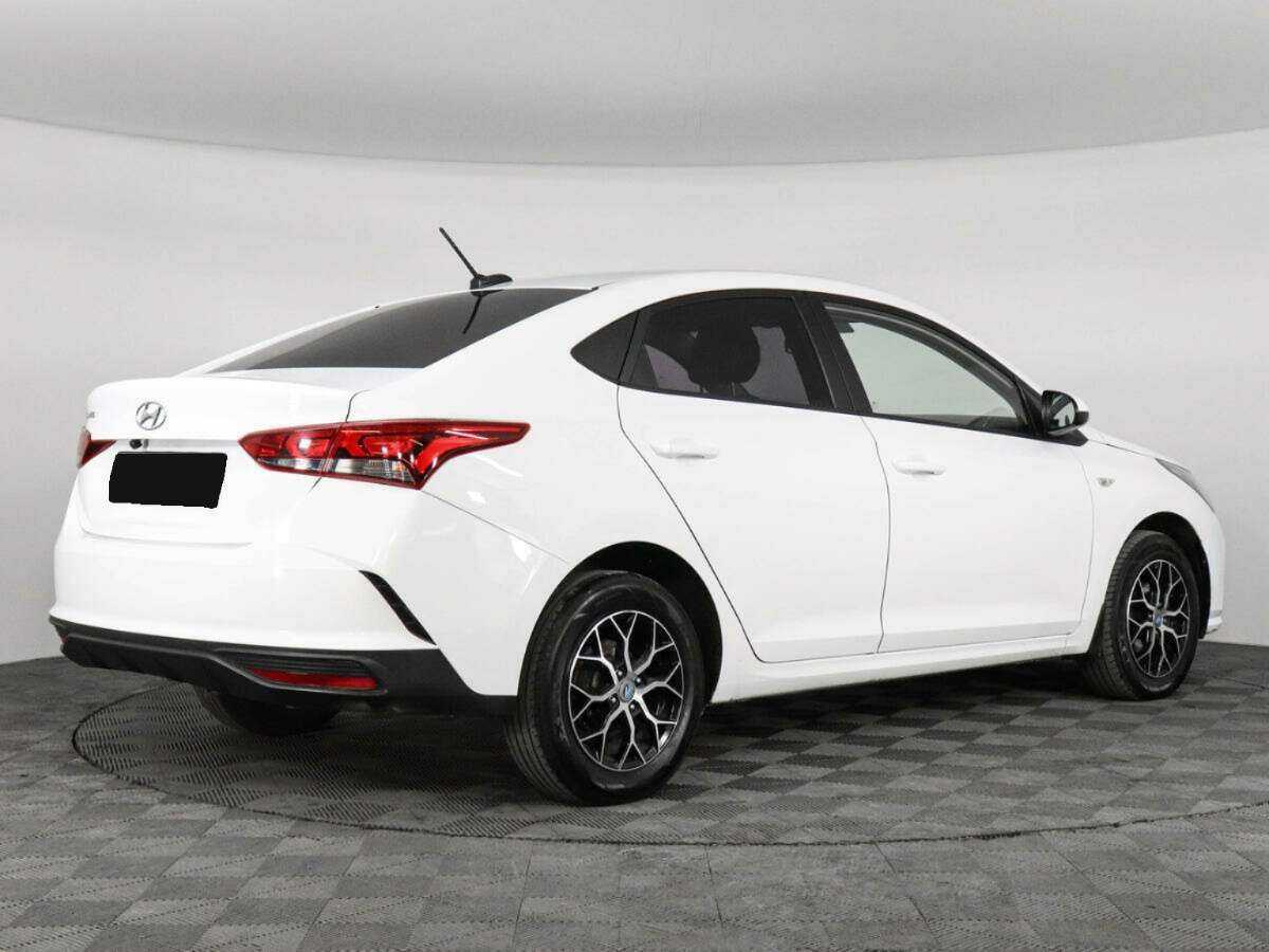 Hyundai Solaris с пробегом — 2022 год. Фото: #4