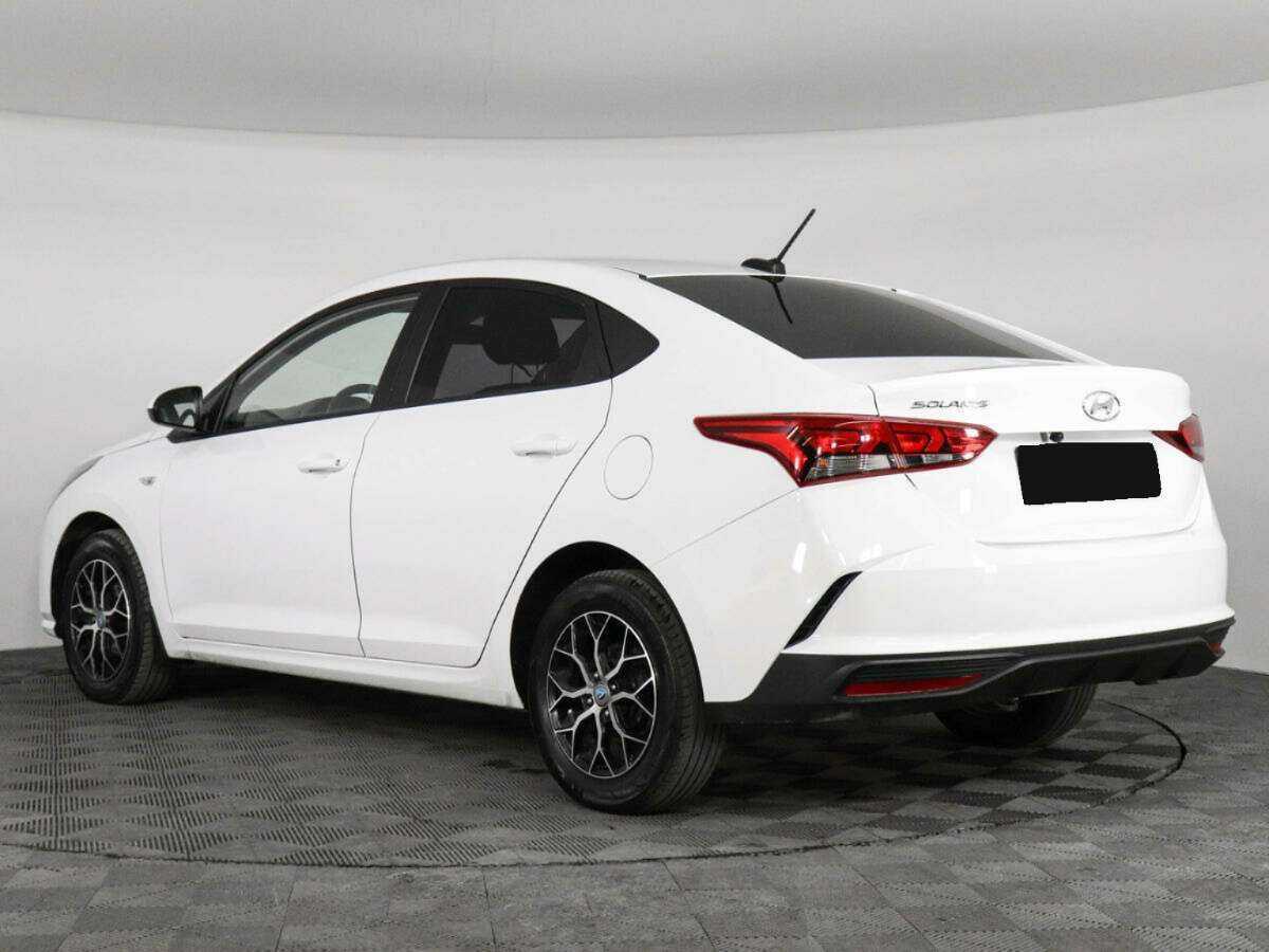 Hyundai Solaris с пробегом — 2022 год. Фото: #5