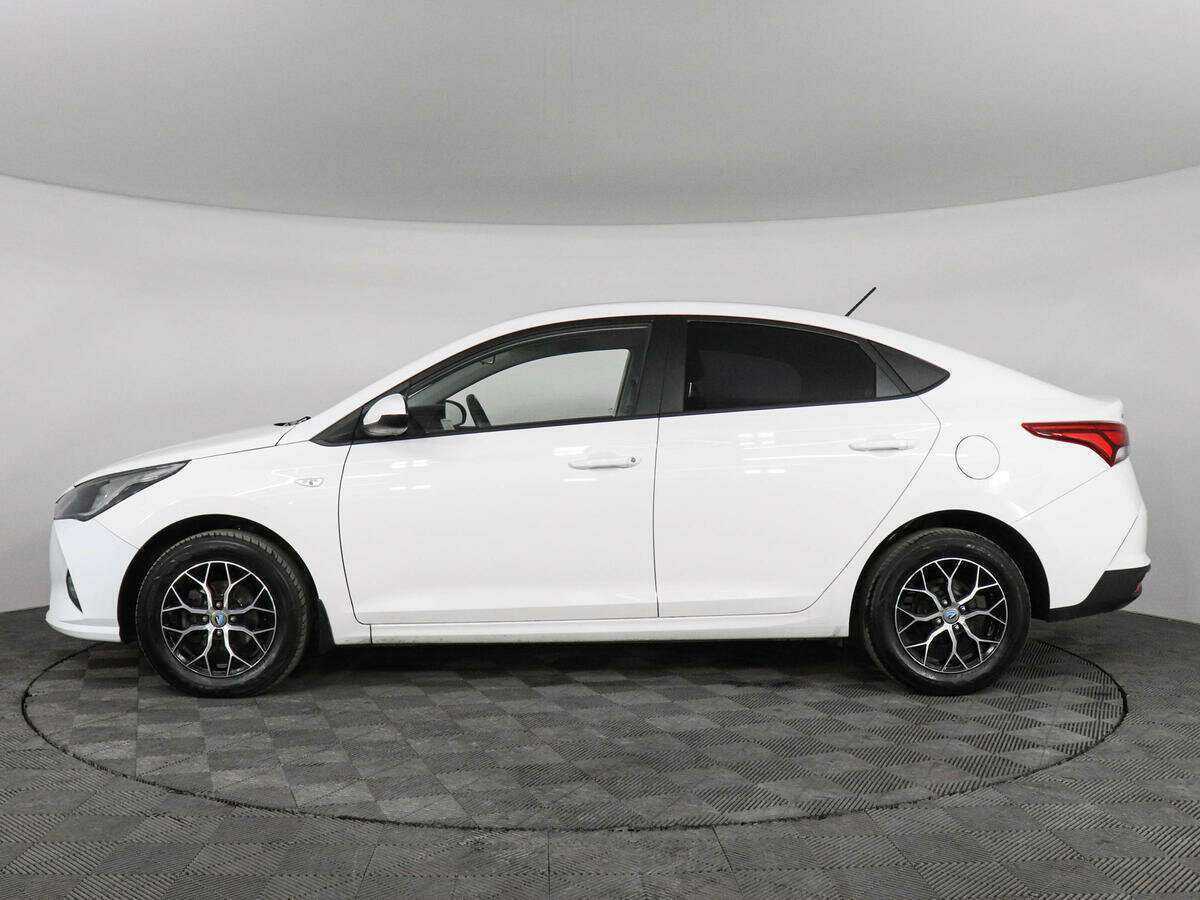 Hyundai Solaris с пробегом — 2022 год. Фото: #6