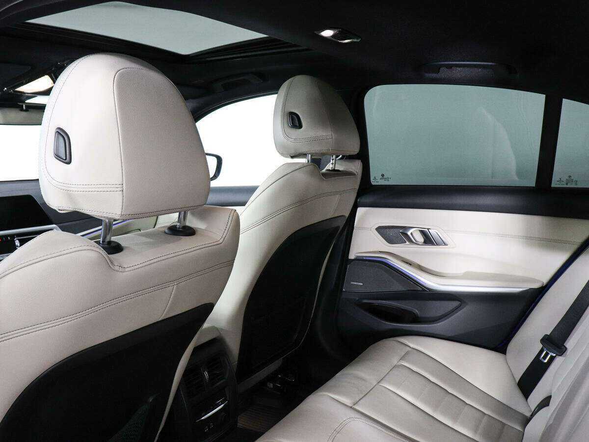 BMW 3 серии с пробегом — 2020 год. Фото: #9