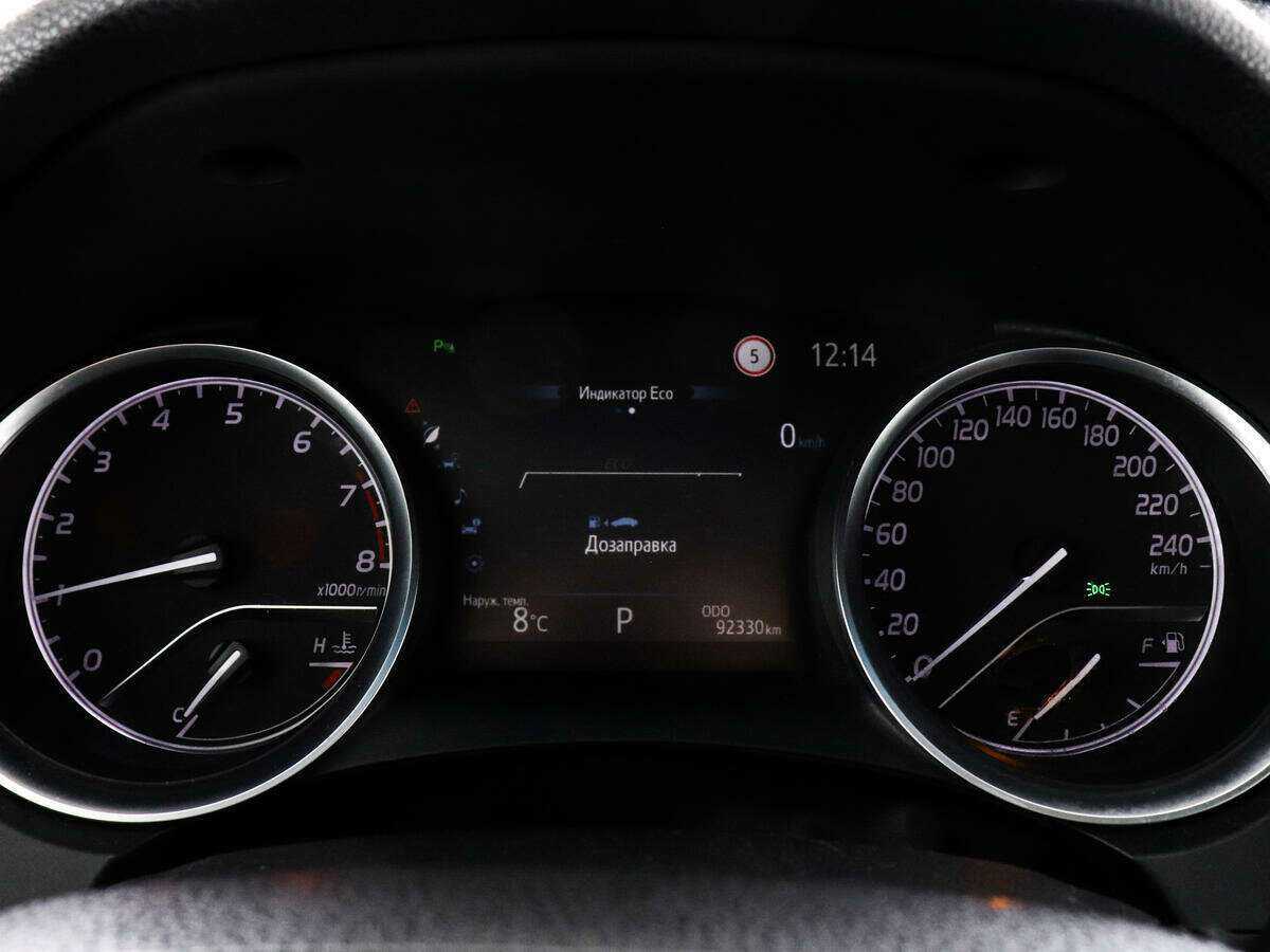 Toyota Camry с пробегом — 2021 год. Фото: #9