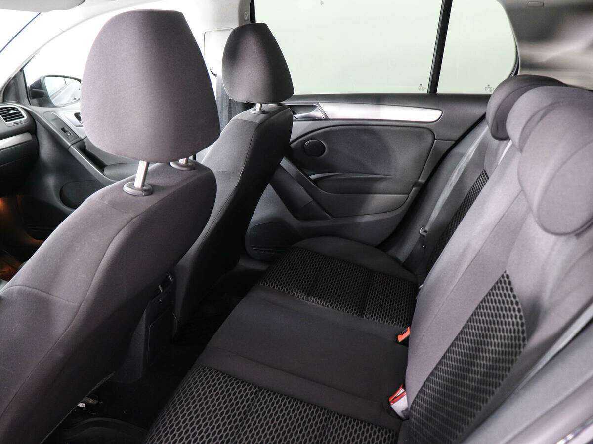 Volkswagen Golf с пробегом — 2009 год. Фото: #7