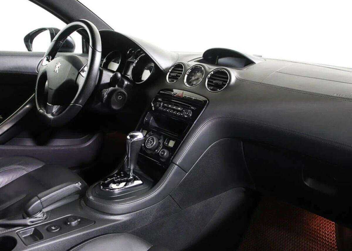 Peugeot RCZ с пробегом — 2011 год. Фото: #7