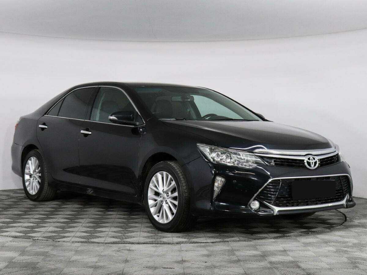 Toyota Camry с пробегом — 2015 год. Фото: #2