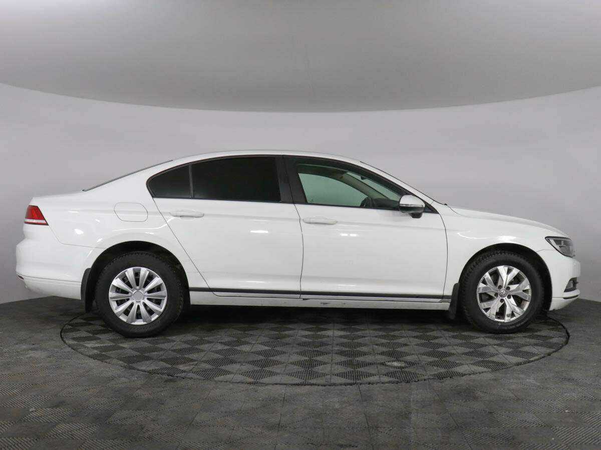 Volkswagen Passat с пробегом — 2016 год. Фото: #3