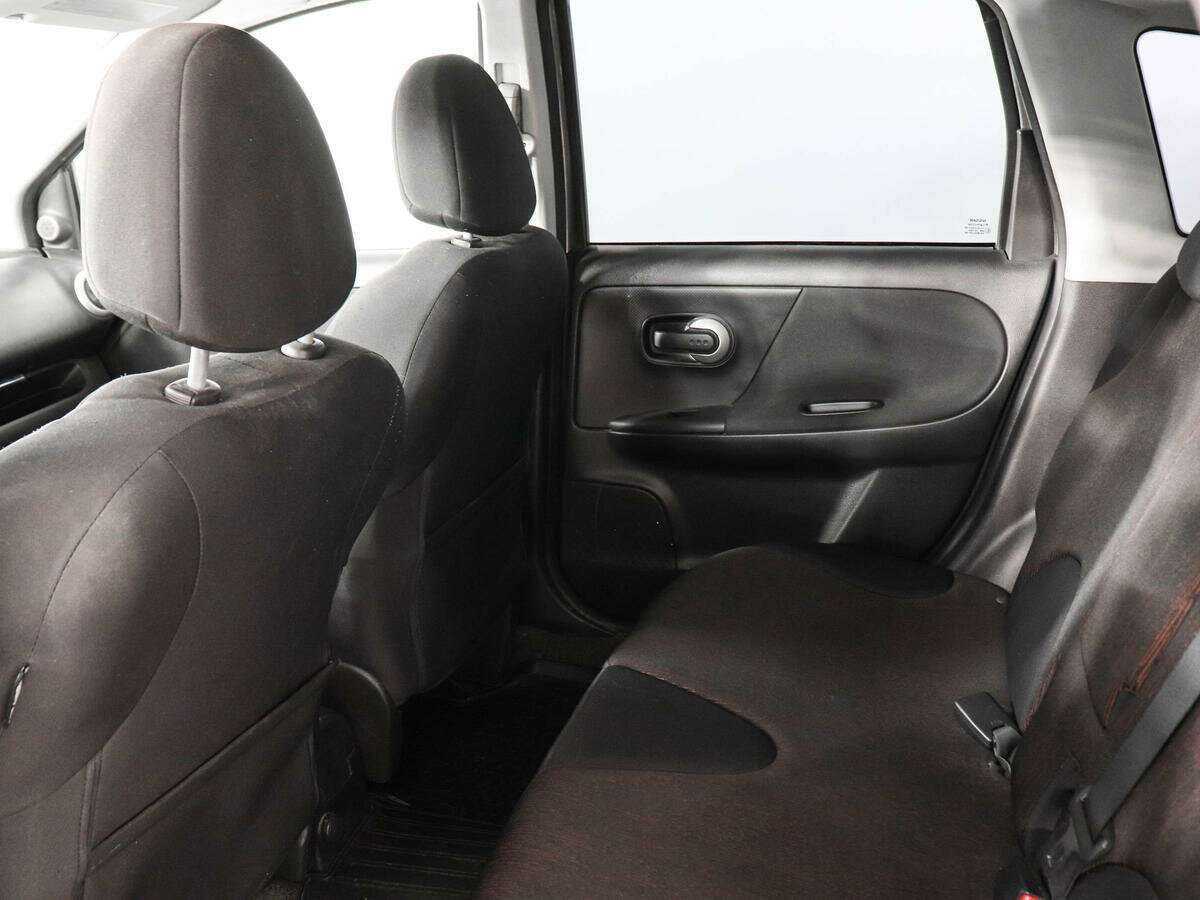 Nissan Note с пробегом — 2011 год. Фото: #9