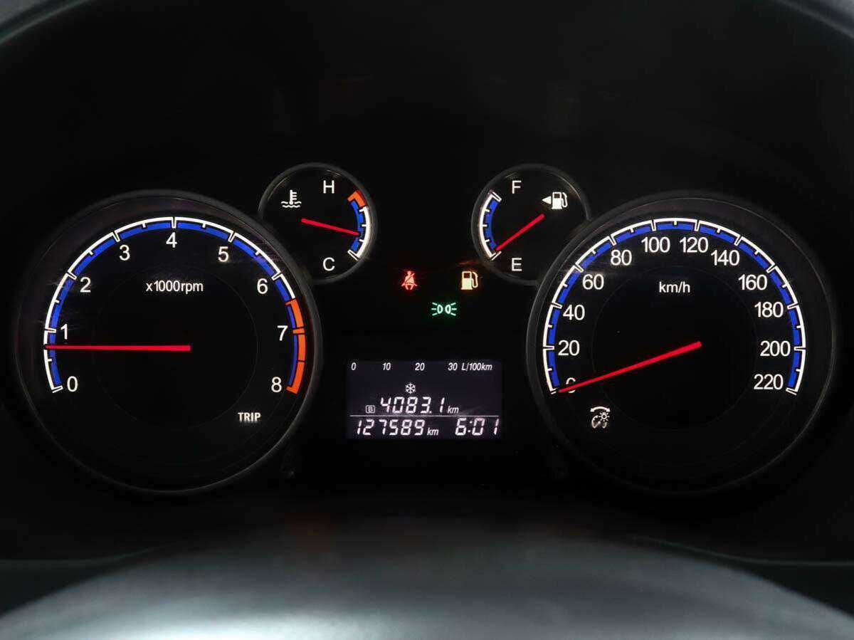 Suzuki SX4 с пробегом — 2010 год. Фото: #6