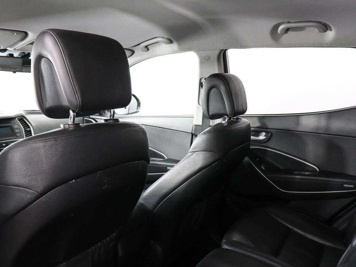 Hyundai Santa Fe с пробегом — 2017 год. Фото: #10