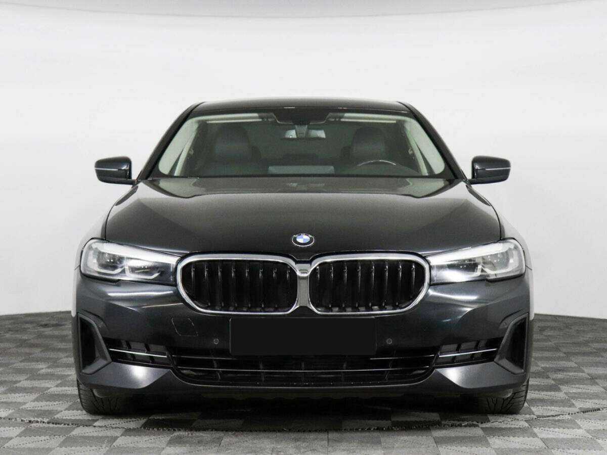 BMW 5 серии с пробегом — 2021 год. Фото: #2