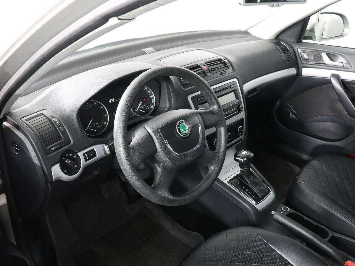Skoda Octavia с пробегом — 2011 год. Фото: #7