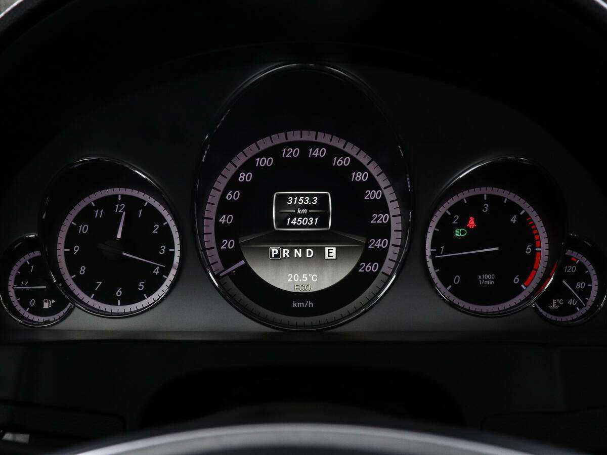 Mercedes-Benz E-Класс с пробегом — 2011 год. Фото: #10