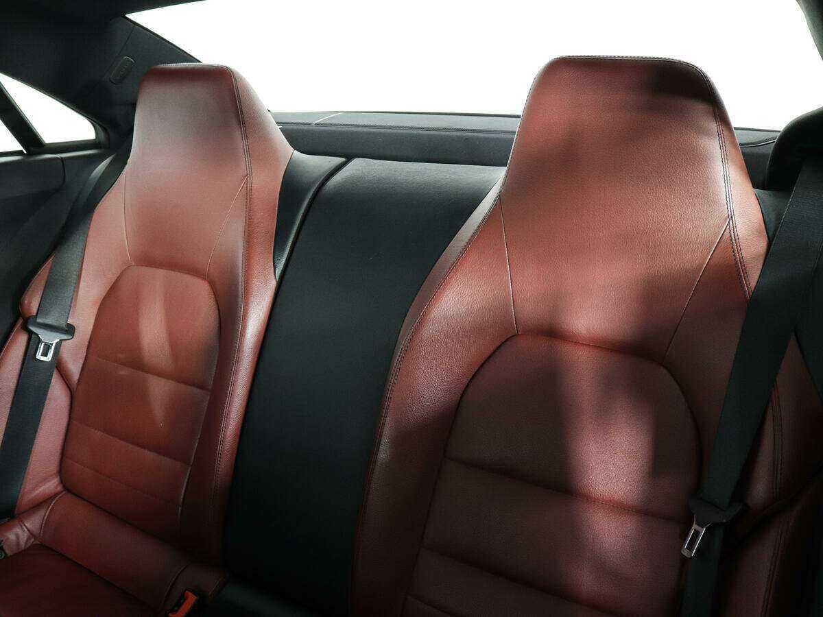 Mercedes-Benz E-Класс с пробегом — 2011 год. Фото: #11