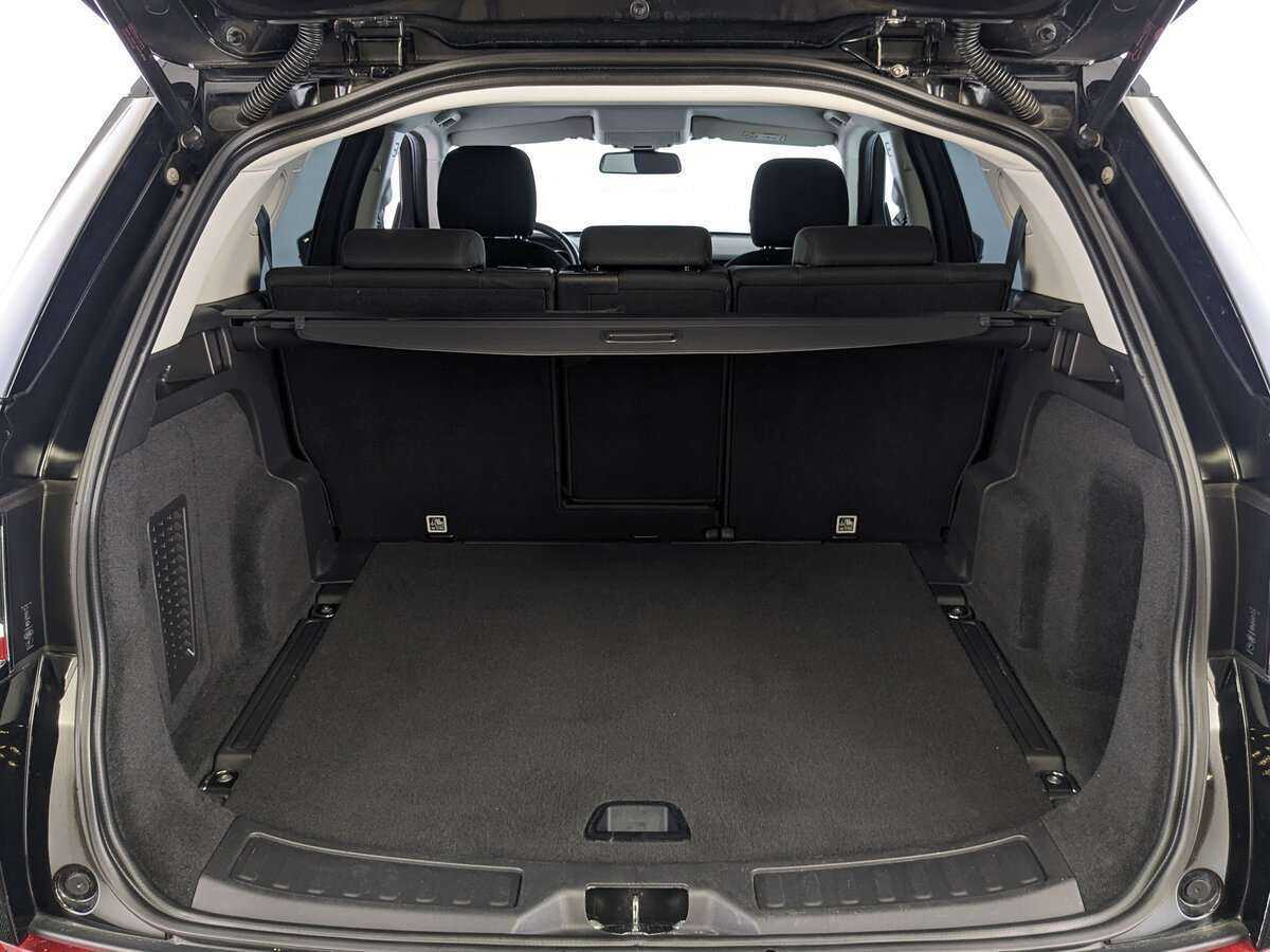 Land Rover Discovery Sport с пробегом — 2018 год. Фото: #9