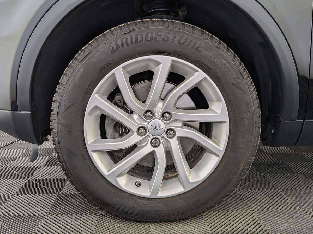 Land Rover Discovery Sport с пробегом — 2018 год. Фото: #11