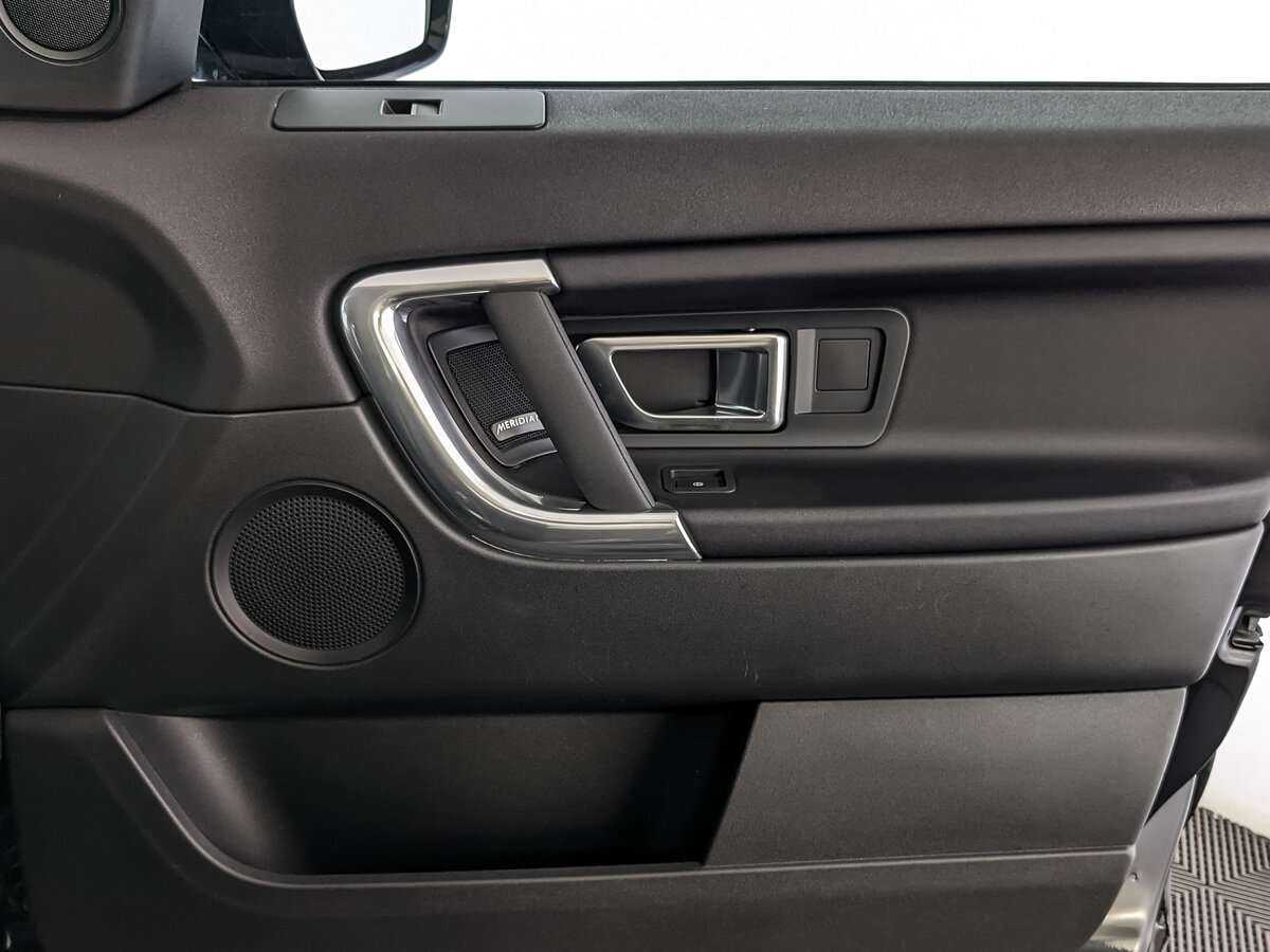 Land Rover Discovery Sport с пробегом — 2018 год. Фото: #24