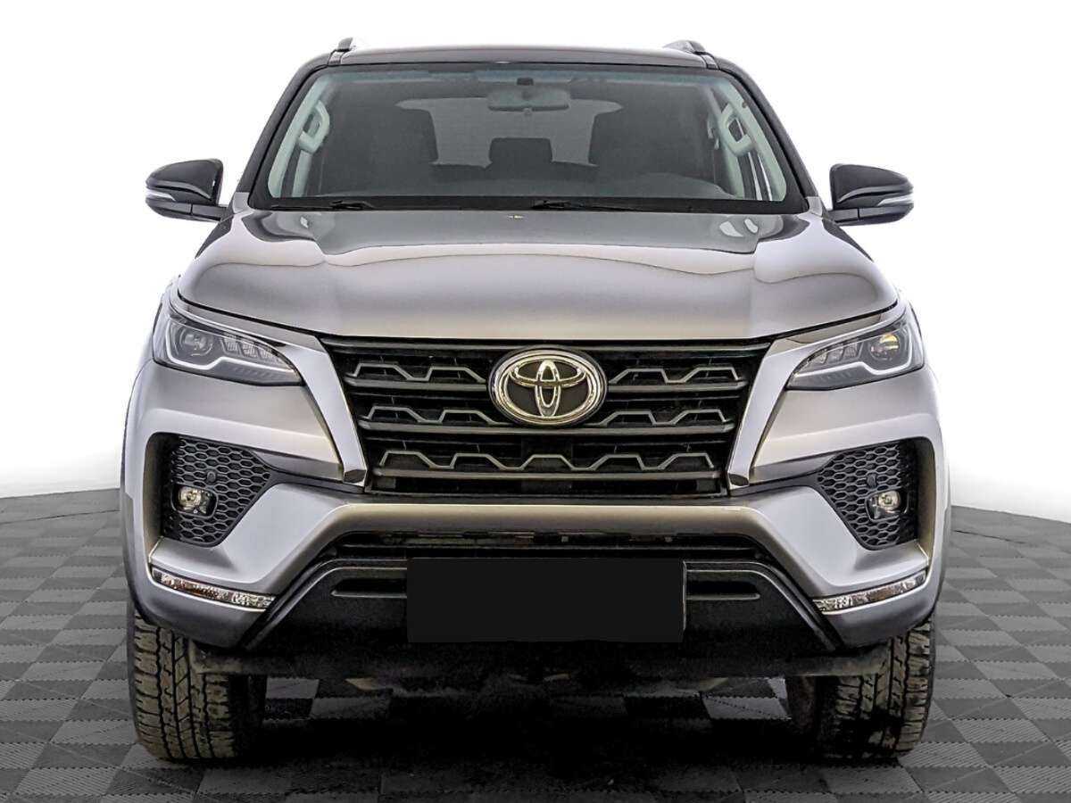 Toyota Fortuner с пробегом — 2021 год. Фото: #1