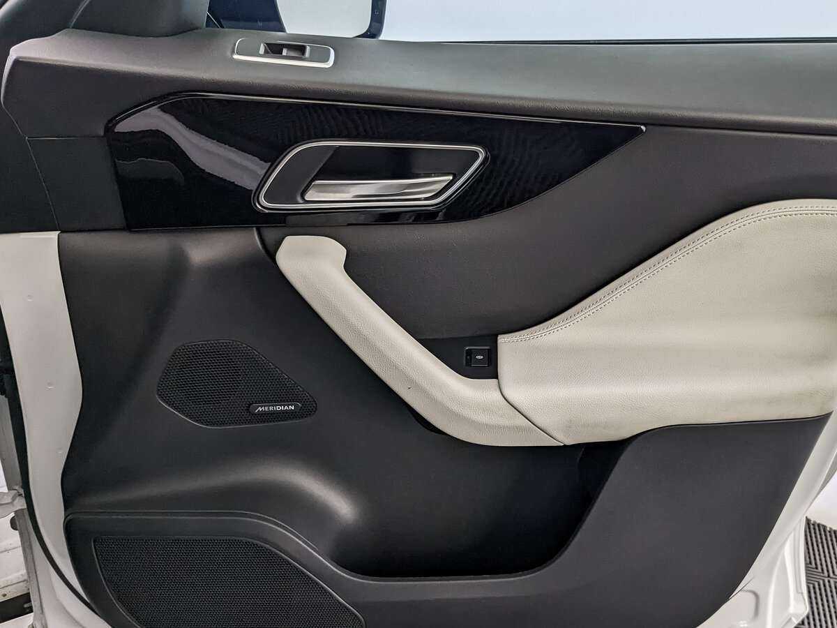 Jaguar F-Pace с пробегом — 2017 год. Фото: #20