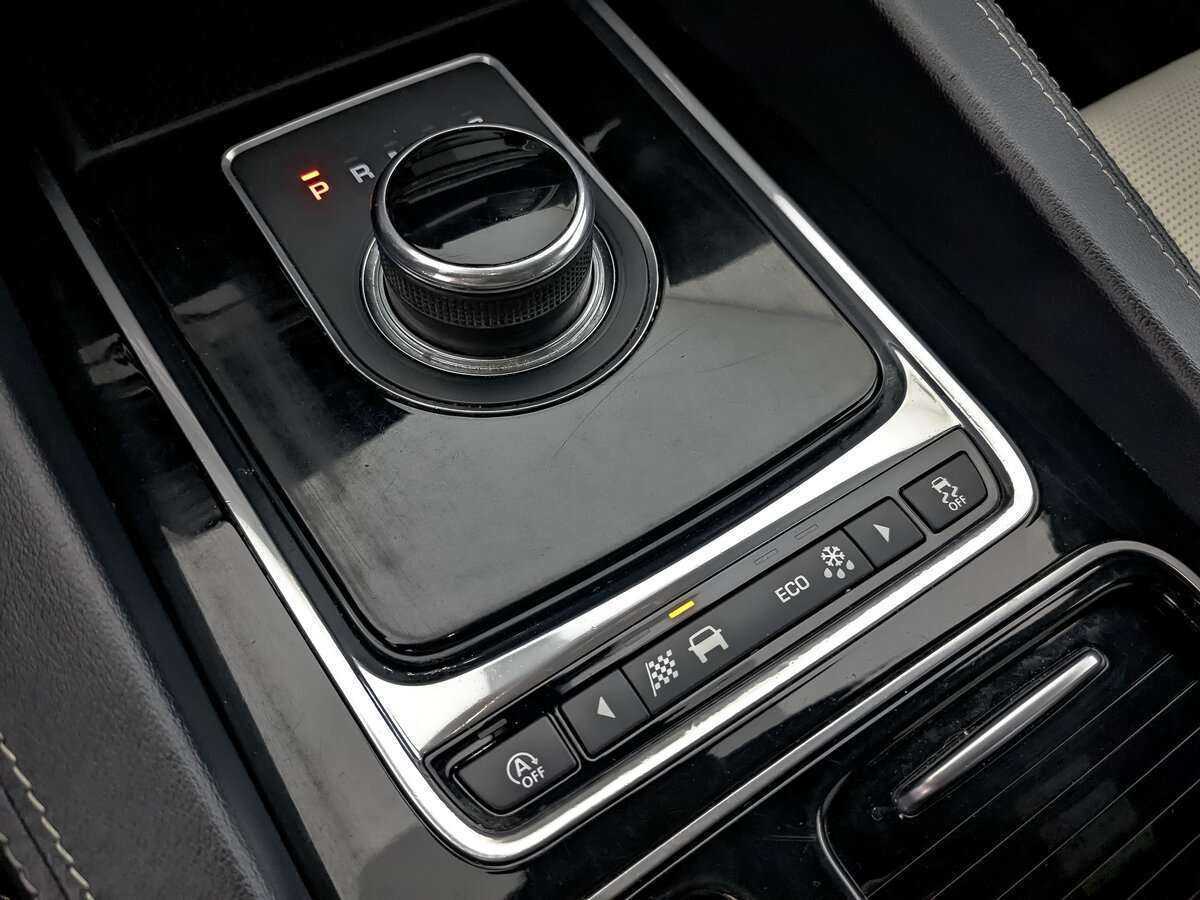 Jaguar F-Pace с пробегом — 2017 год. Фото: #22