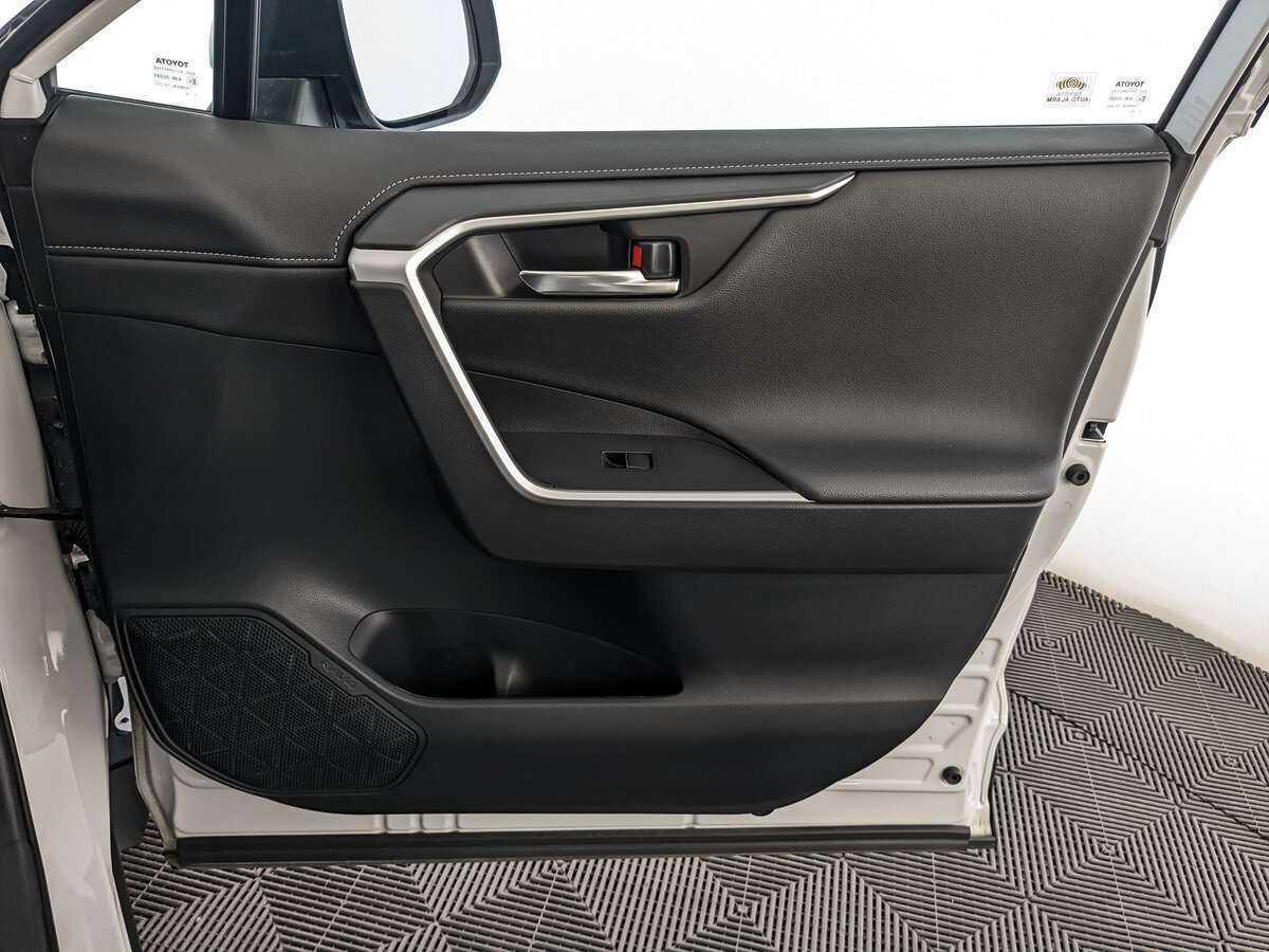 Toyota RAV4 с пробегом — 2022 год. Фото: #22