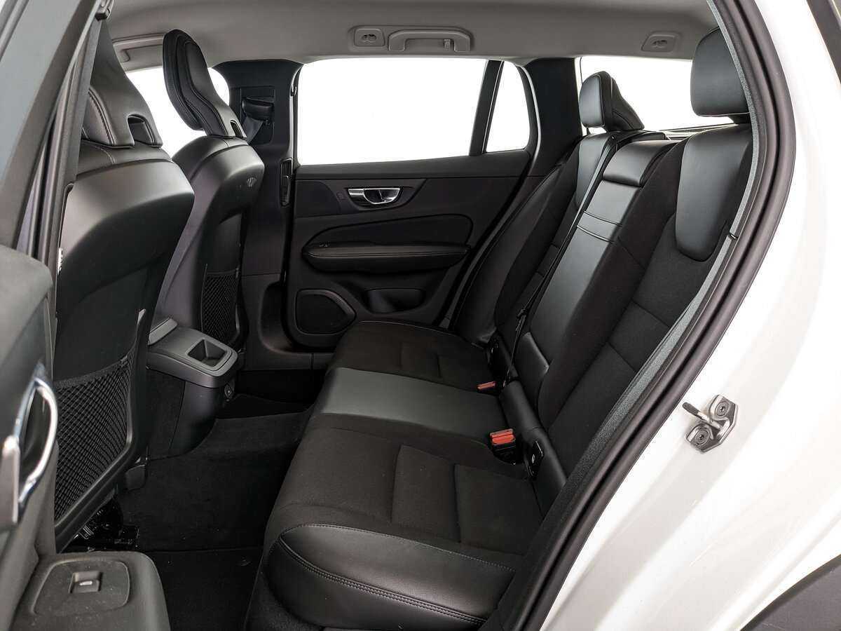 Volvo V60 Cross Country с пробегом — 2021 год. Фото: #12