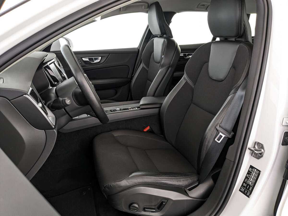 Volvo V60 Cross Country с пробегом — 2021 год. Фото: #14