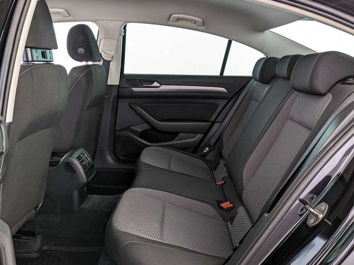 Volkswagen Passat с пробегом — 2016 год. Фото: #12