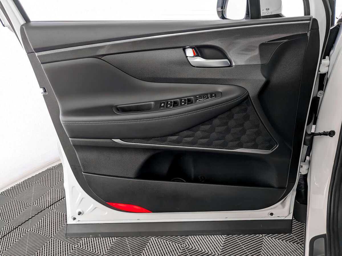 Hyundai Santa Fe с пробегом — 2023 год. Фото: #14