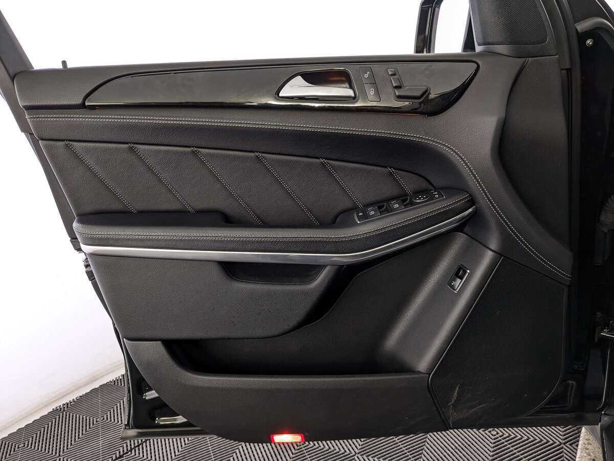 Mercedes-Benz GL-Класс с пробегом — 2014 год. Фото: #14