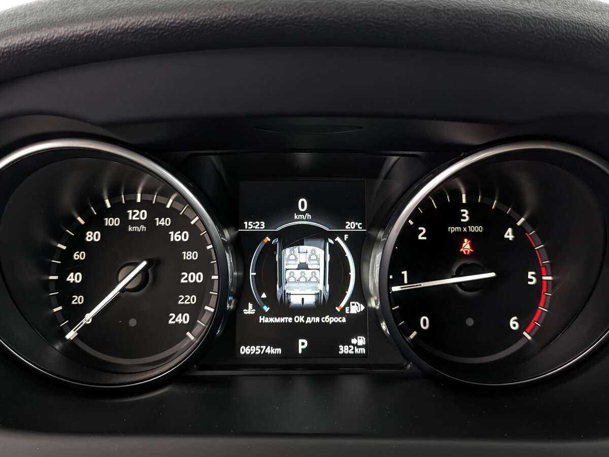 Land Rover Discovery Sport с пробегом — 2017 год. Фото: #15