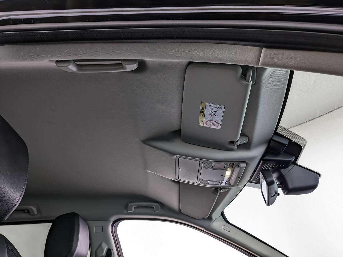 Land Rover Discovery Sport с пробегом — 2017 год. Фото: #22