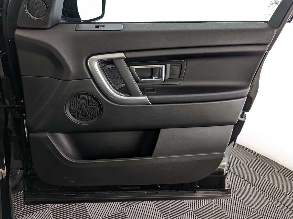 Land Rover Discovery Sport с пробегом — 2017 год. Фото: #24