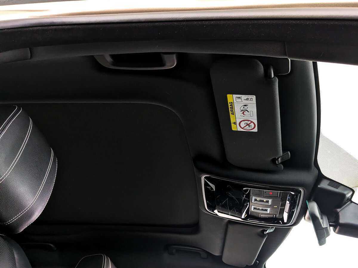 Land Rover Range Rover Velar с пробегом — 2019 год. Фото: #17