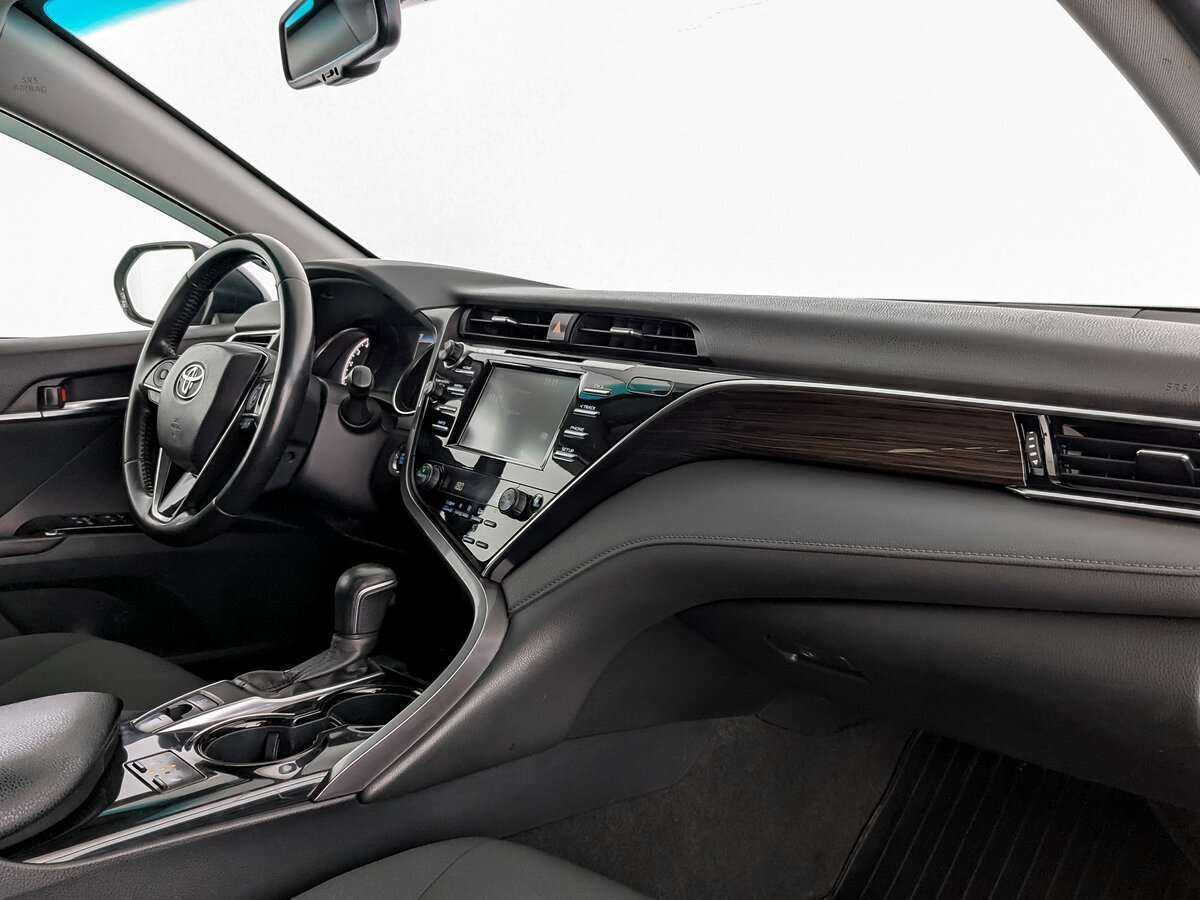 Toyota Camry с пробегом — 2020 год. Фото: #8
