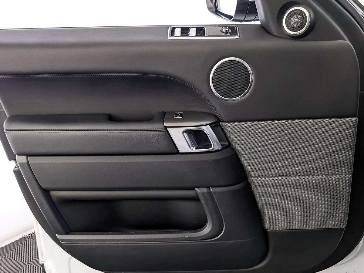 Land Rover Range Rover Sport с пробегом — 2018 год. Фото: #12