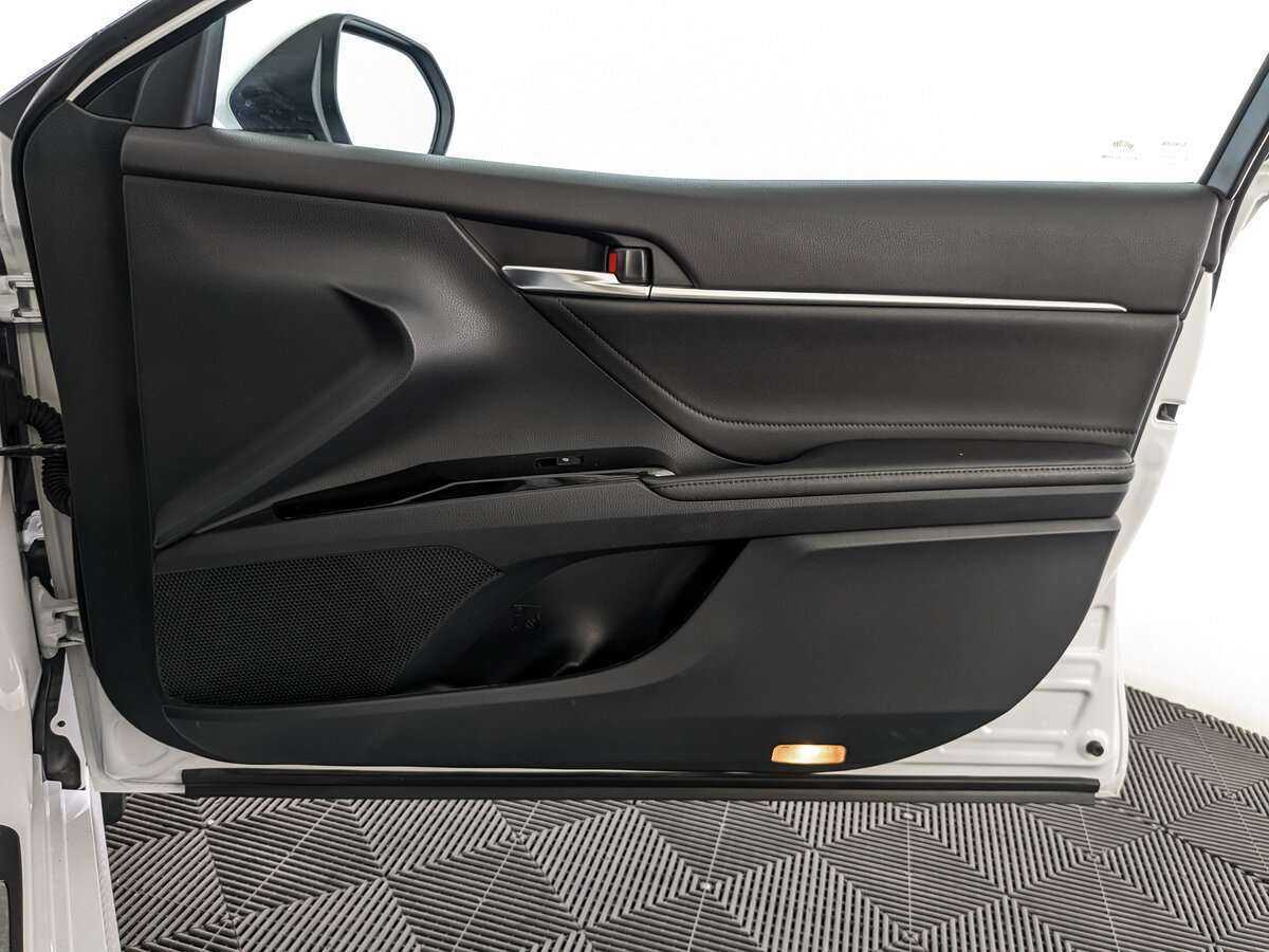 Toyota Camry с пробегом — 2021 год. Фото: #18