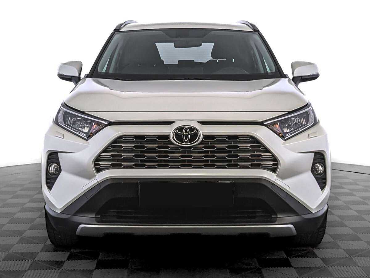 Toyota RAV4 с пробегом — 2020 год. Фото: #1