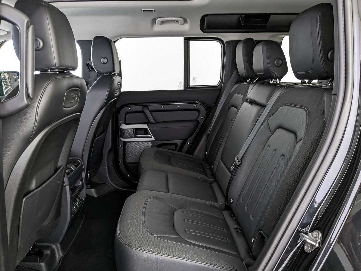 Land Rover Defender с пробегом — 2020 год. Фото: #11