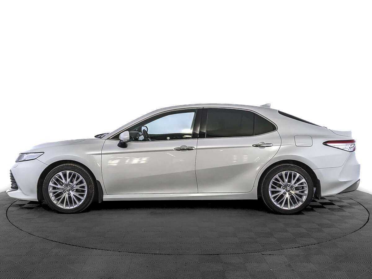 Toyota Camry с пробегом — 2021 год. Фото: #7