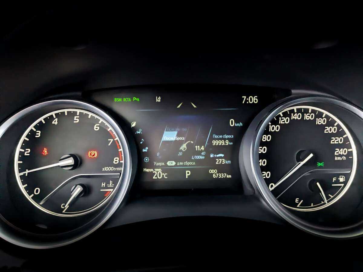 Toyota Camry с пробегом — 2021 год. Фото: #10