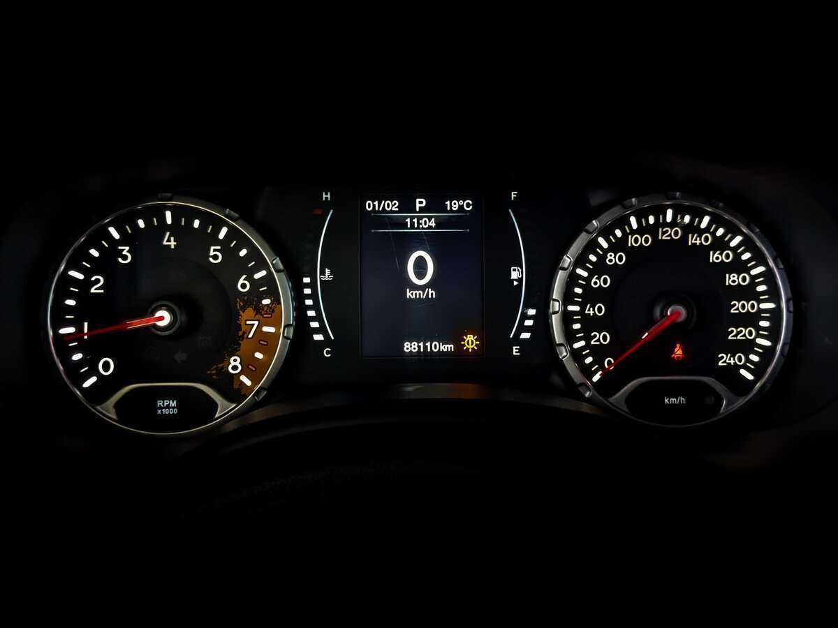 Jeep Renegade с пробегом — 2018 год. Фото: #10