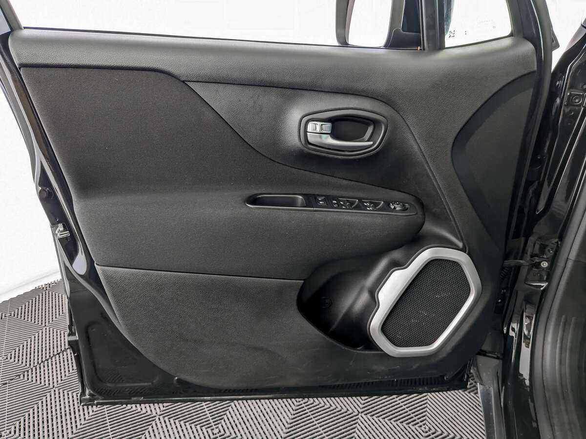 Jeep Renegade с пробегом — 2018 год. Фото: #13