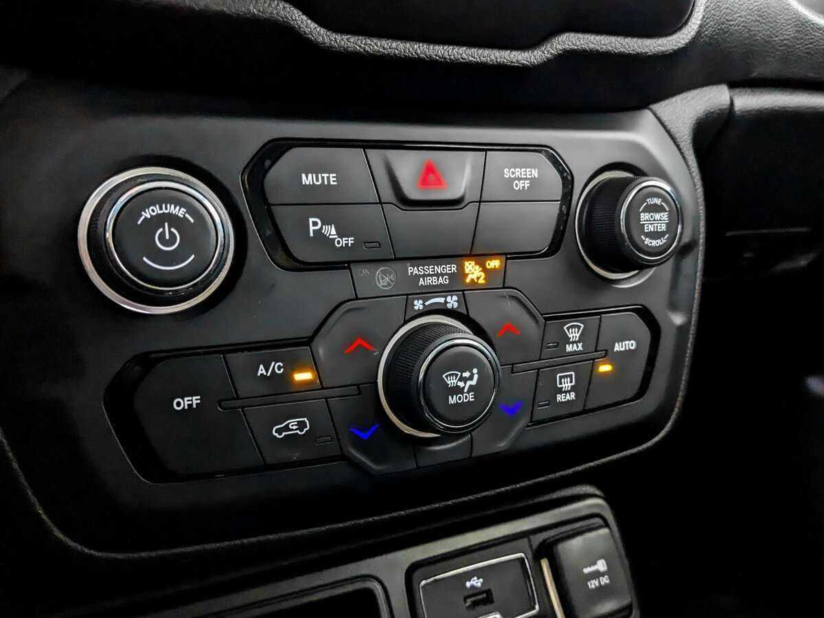 Jeep Renegade с пробегом — 2018 год. Фото: #19