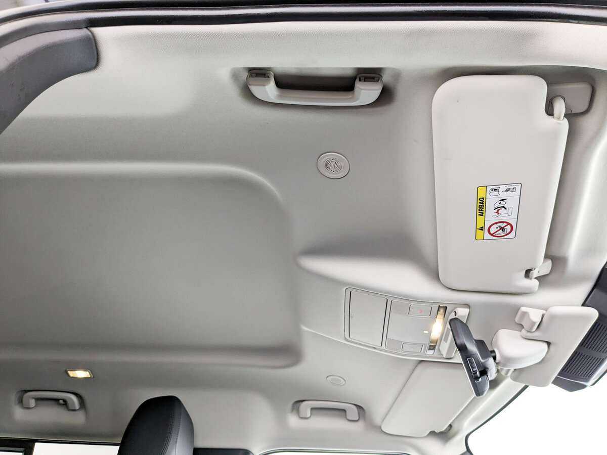 Land Rover Defender с пробегом — 2021 год. Фото: #16