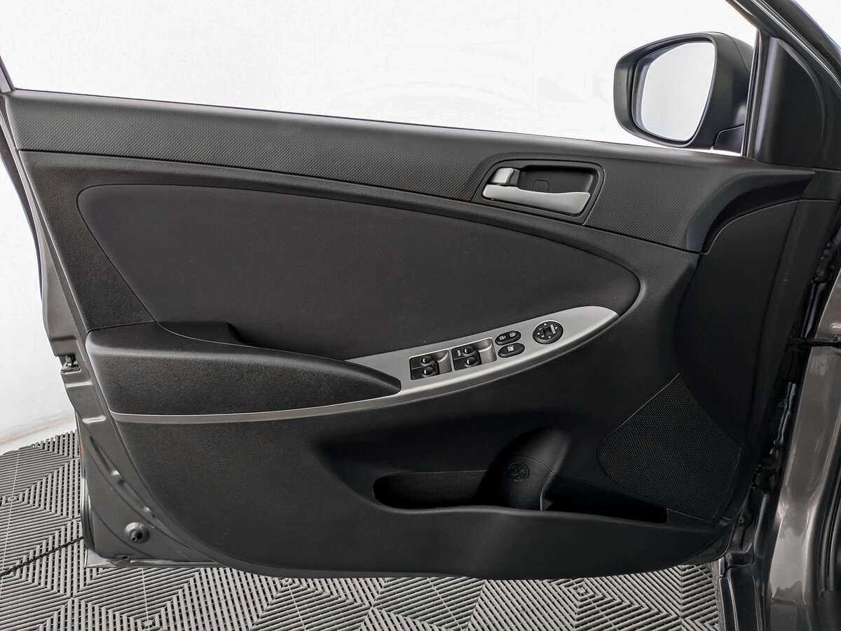 Hyundai Solaris с пробегом — 2015 год. Фото: #14