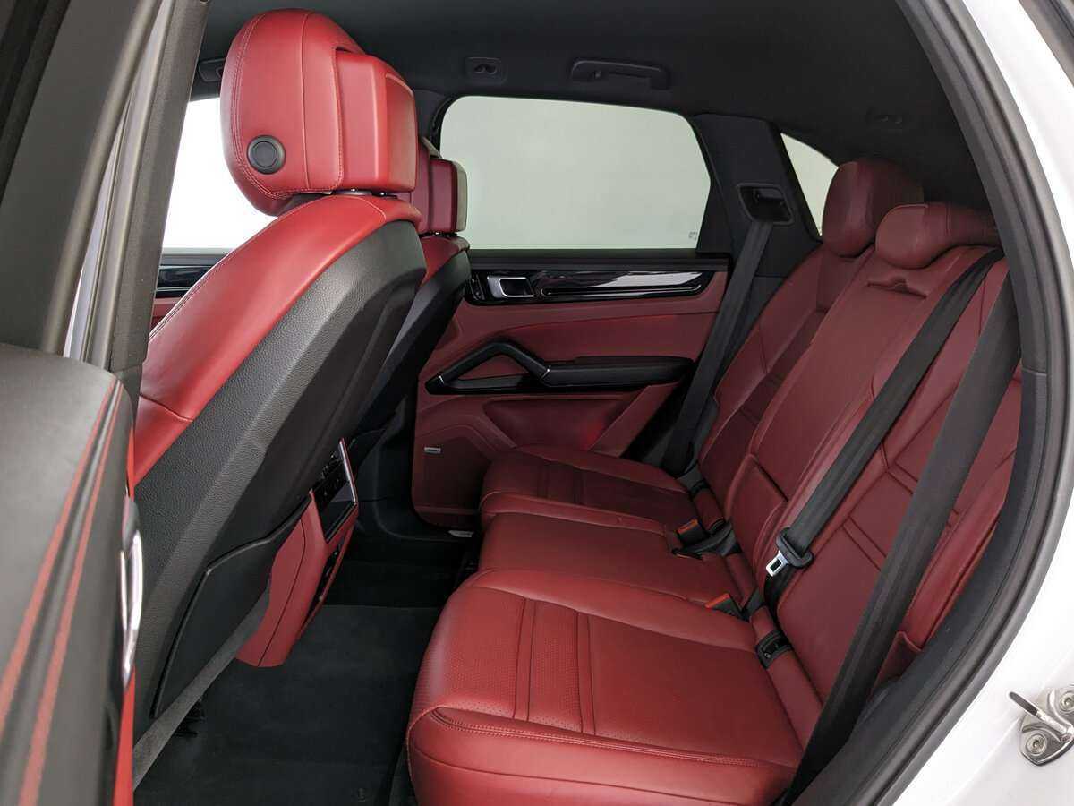 Porsche Cayenne с пробегом — 2018 год. Фото: #8