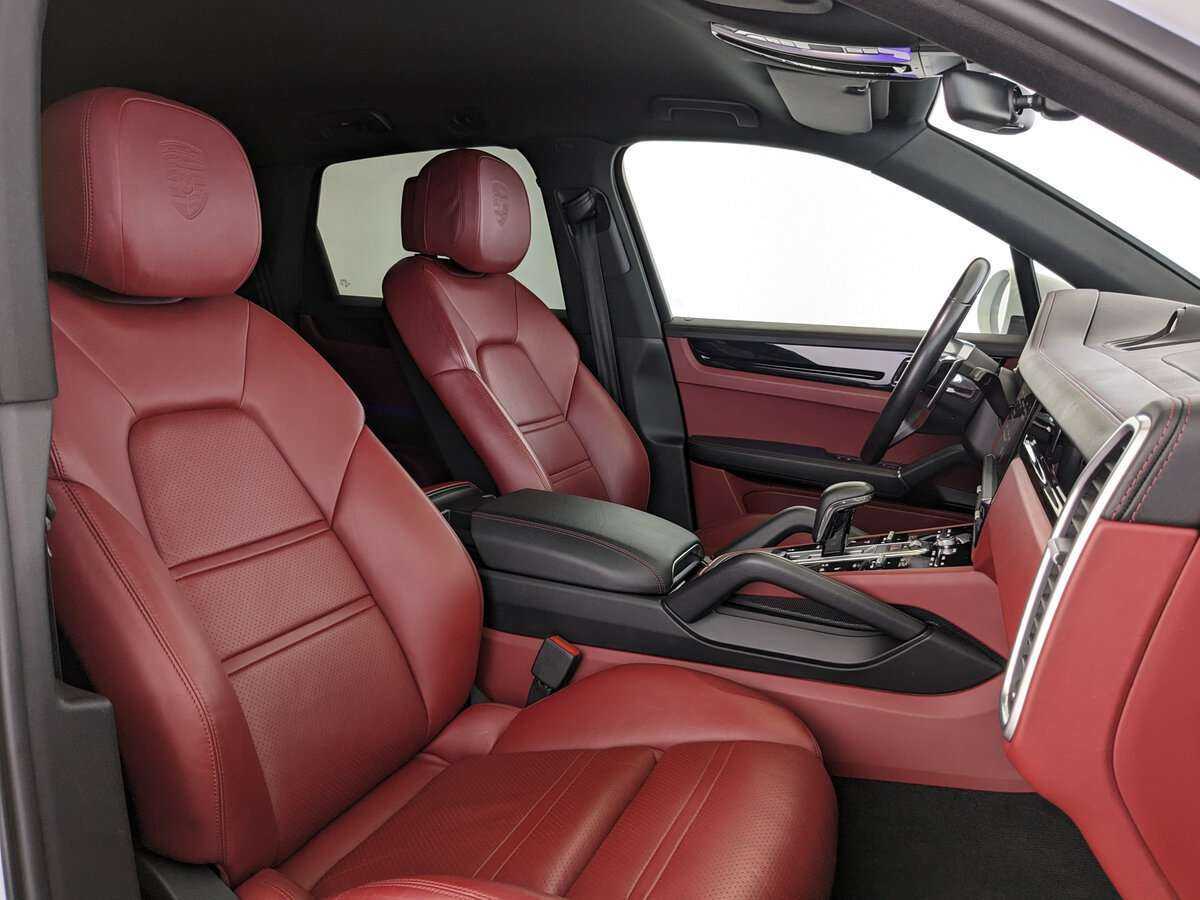 Porsche Cayenne с пробегом — 2018 год. Фото: #19