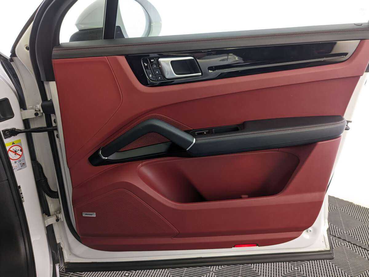 Porsche Cayenne с пробегом — 2018 год. Фото: #20