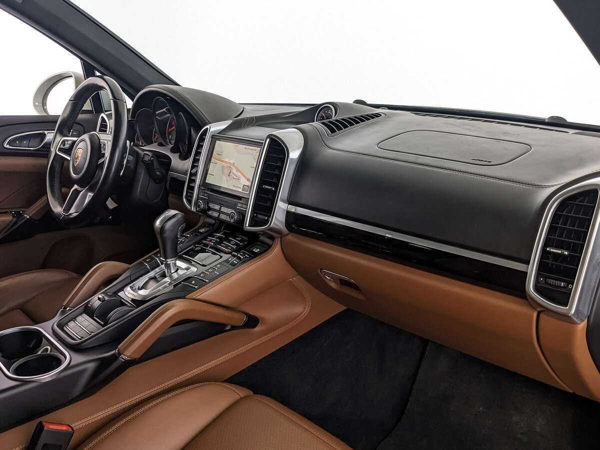 Porsche Cayenne с пробегом — 2016 год. Фото: #8