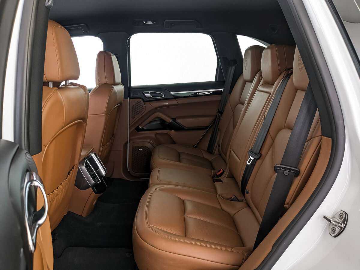 Porsche Cayenne с пробегом — 2016 год. Фото: #12
